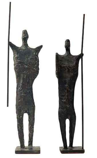 11 Sonia EbLING Mulher em repouso. Escultura em bronze. Assinada. 24 x 10,5 cm. R$ 2.000 / 4.000 12 FRANSISCO STOCKINGER Guerreiros.