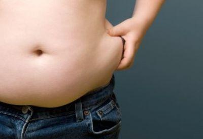 O que é a Obesidade? OBESIDADE é o excesso de peso corporal, causada pelo aumento do peso corporal; aumento de gordura.