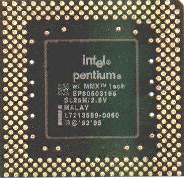 Unidade Central de Processamento (CPU) A Unidade Central de Processamento (CPU) corresponde ao microprocessador nos computadores pessoais e constitui o coração do computador, à volta do qual tudo o