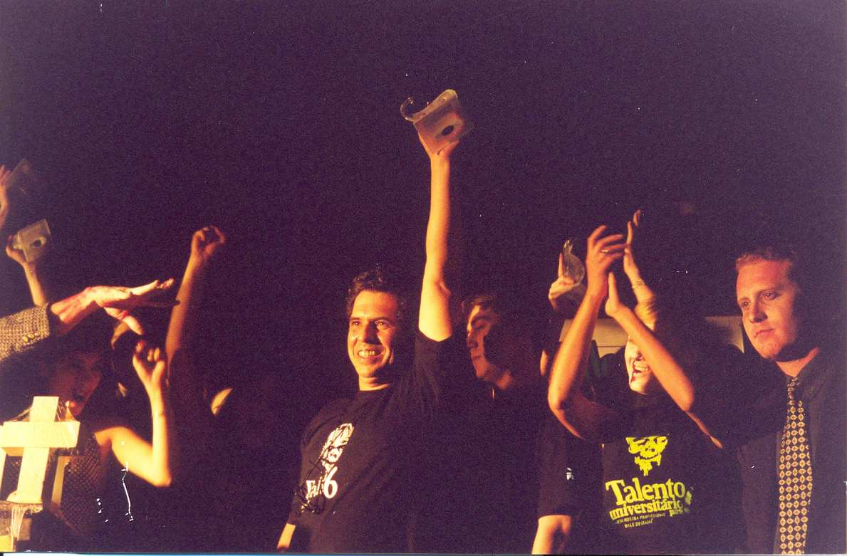 Premiação do 4º Talento Universitário. Local: Cervejaria Continental. Data: 11/11/1998. Fotógrafo: Rogério Pires.