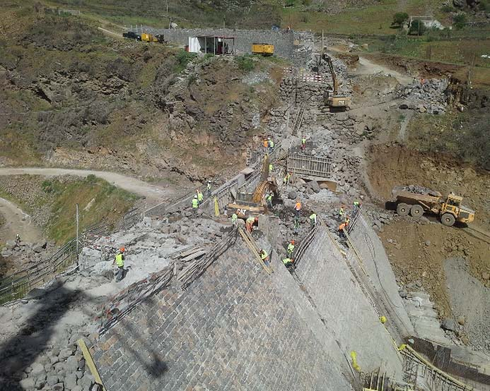 Barragens em Construção 1. Flamengos 2. Banca Furada 3.