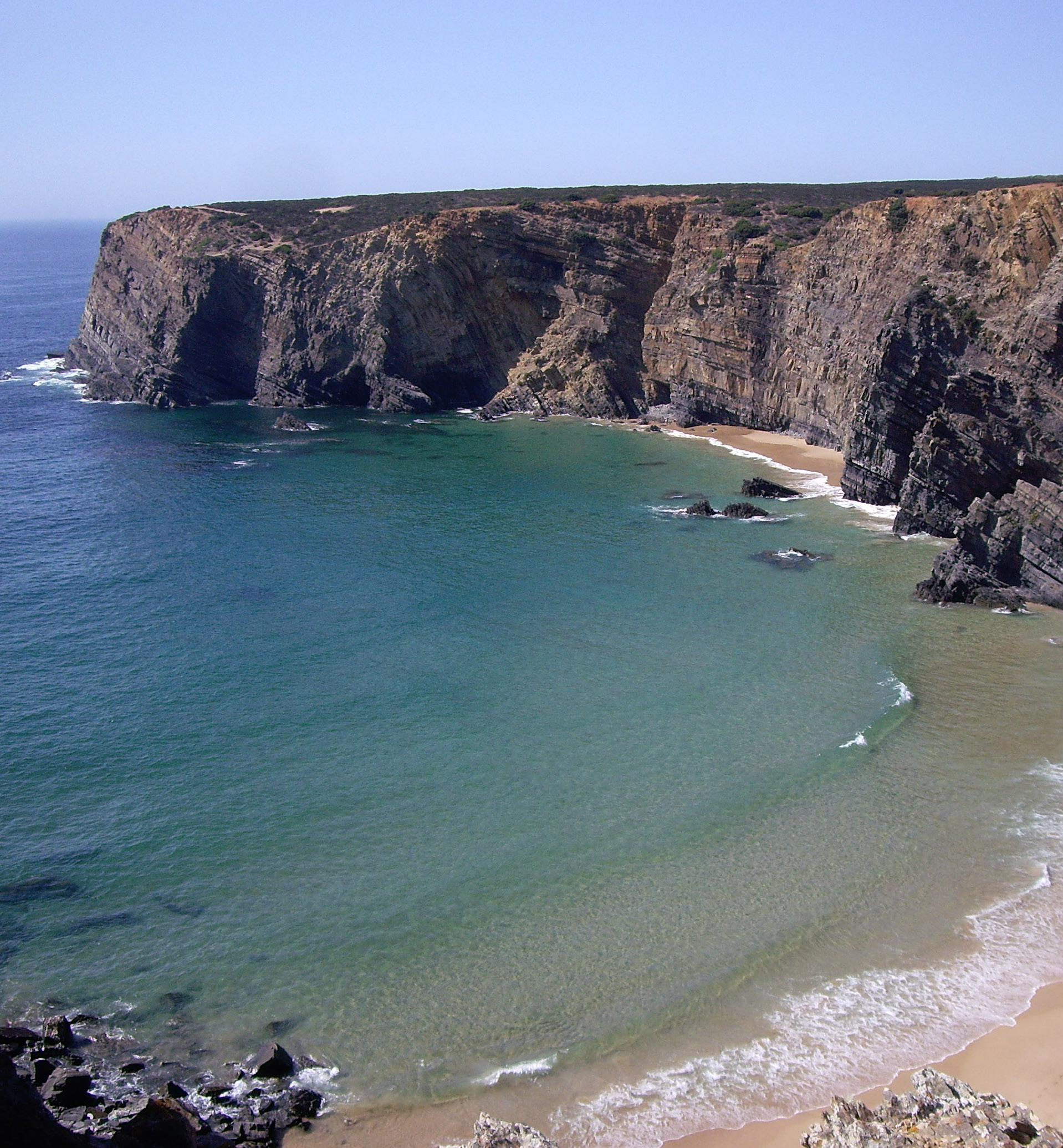 PRAIA DO TONEL A 13 Km do Zmar.