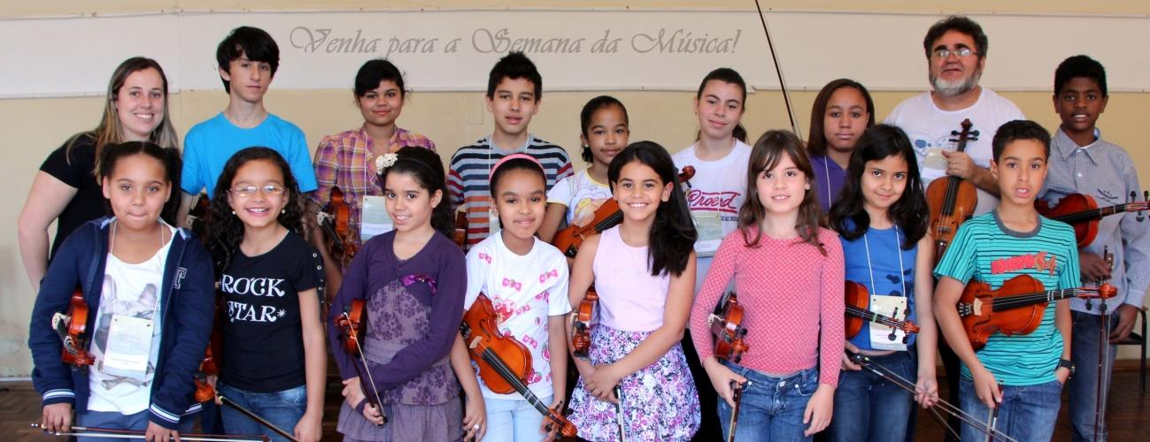 O PROJETO: PLANO ANUAL - Casa de Música: Manutenção, Oficinas e Concertos 2017 FOCO E OBJETIVO PRINCIPAL: Transformar para melhor a vida de crianças e adolescentes, protegendo-os do envolvimento com