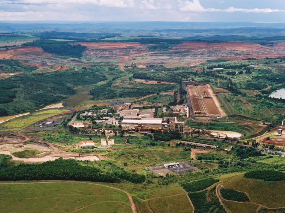 Complexo de Mineração de Tapira Em operação desde 1979, produz concentrado fosfático convencional e ultrafino.