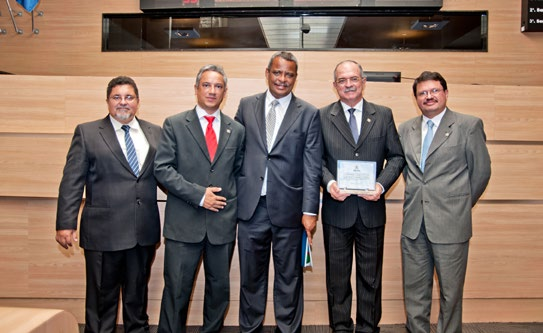 Gestão de Registro, Fiscalização e Desenvolvimento Profissional CRCPE recebe homenagem em comemoração ao Dia do Trabalhador Aconteceu no dia 30 de abril, na Câmara Municipal do Recife, durante uma