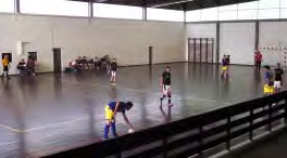 Futsal: as leis do jogo Por António Pincho Correia Lei 1 Superfície de Jogo Os jogos deverão ser disputados em superfícies lisas e não abrasivas, de preferência feitas de madeira ou em material