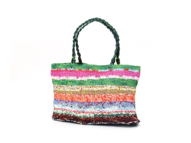 Croké bag is inspired in the art of crochet, with wasted plastic bags now applied as a fashion accessory.
