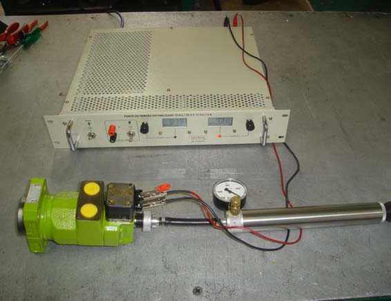 Figura 7 Dispositivos para qualificação da bobina e estanqueidade da bomba injetora do sistema EFI.