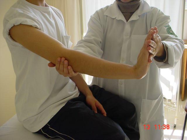8. Testes de comprimento muscular Punho: Músculos flexor ulnar do carpo, flexor radial do carpo e palmar longo; Músculos
