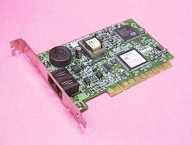 Capítulo 16 Expansões de hardware 16-15 Figura 16.11 Um modem PCI. Dispositivos de multimídia Praticamente não existem mais computadores mudos.