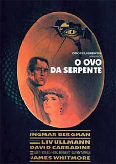 O filme O ovo da serpente retrata o contexto de crise alemã após a Primeira Guerra Mundial, que favoreceu a subida ao poder de Hitler, principal figura do Partido Nazista.