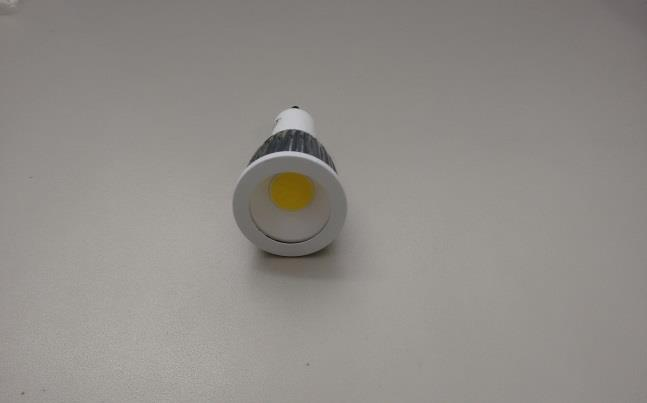 LÂMPADAS DICROICAS DE LED Potência(W) = 03, 05, 07 w VOLTAGEM = BIVOLT LED = 3 e 5w (superled) 5 e 7w (COB) Ângulo de Iluminação = 30