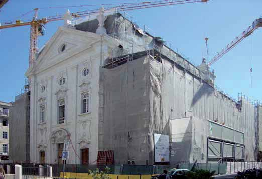 174 PROBLEMA Renovar paredes antigas em edifícios de caráter "histórico" QUESTÕES RELACIONADAS Diagnóstico e preparação do suporte p. 113 a 115 Renovar paredes antigas em edifícios correntes p.