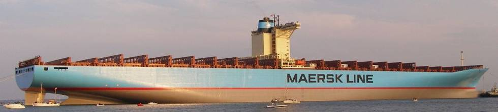 EMMA MAERSK Cargo Capacity: 12000 CONTAINERS Emma