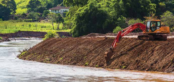 RECUPERAÇÃO INTEGRADA Após o rompimento da barragem de Fundão, dois núcleos de trabalho principais foram estabelecidos, um socioeconômico e outro socioambiental.