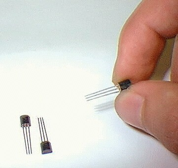 Segunda geração (1955-1965) Transistor (1948) Transistor: amplificador de