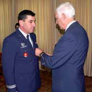 Na Base Aérea nº6, Esquadra 751 e Destacamento da Força Aérea no Afeganistão recebem louvores No passado dia 2 de Dezembro, o Chefe do Estado-Maior da Força Aérea, General Luís Araújo, deslocou-se à