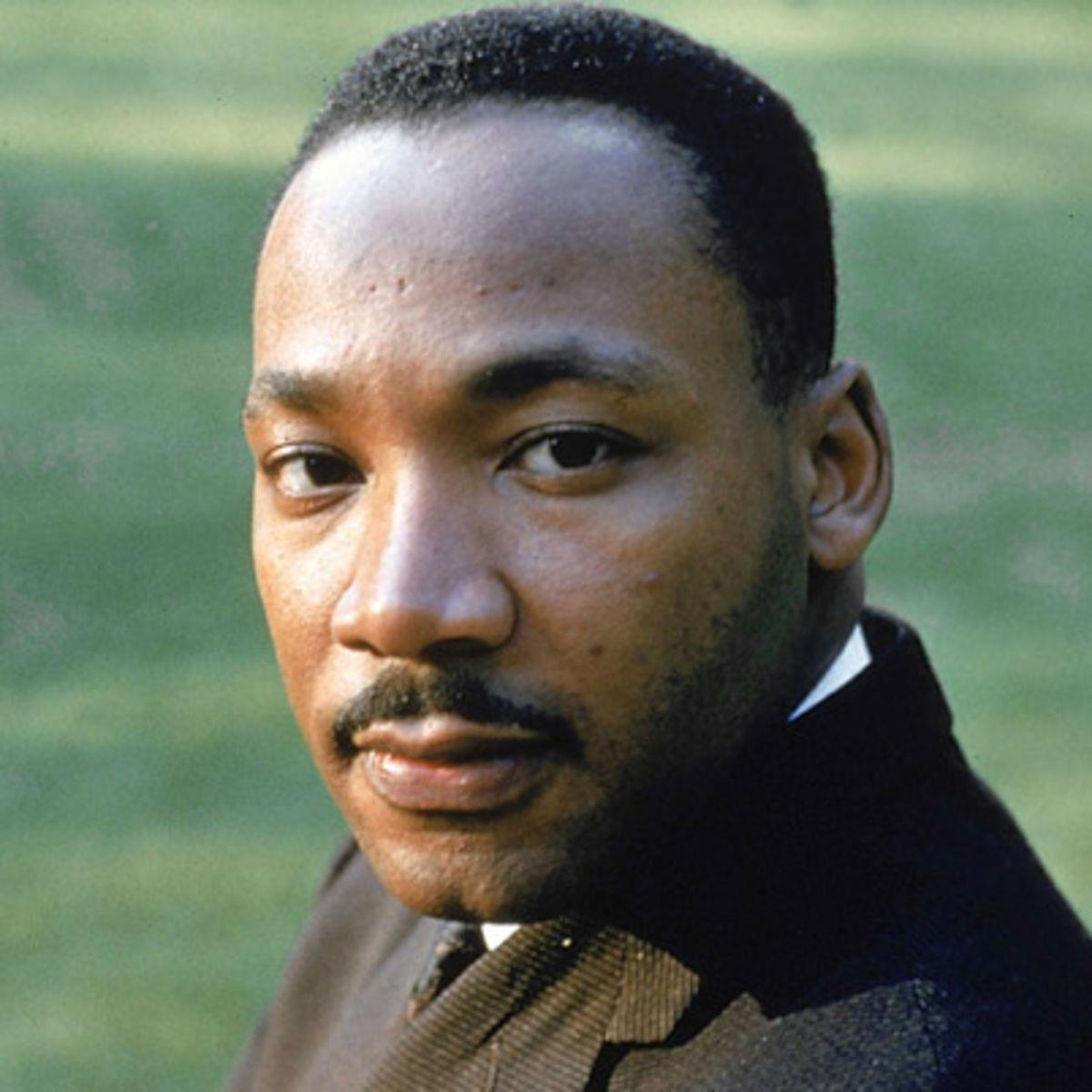 FIGURAS IMPORTANTES Martin Luther King Jr. (1929-1968): foi um pastor protestante e ativista político norteamericano.