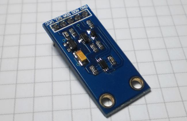 Arduino Lab 01 Sensor de luminosidade BH1750FVI Sensor de luminosidade BH1750FVI Neste Lab iremos descrever a implementação de um código para utilizar o módulo digital de medição da intensidade de
