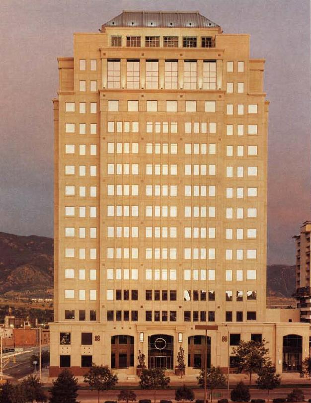 22 E como exemplo de edificação comercial, o prédio United Bank Towers, Colorado Spring, USA (Figura 1.
