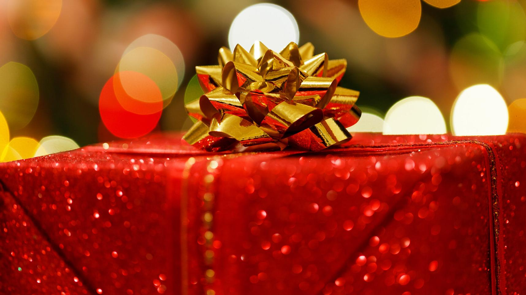 Varejistas confiantes no Natal Com a confiança em alta, varejistas já estão se preparando para o Natal reforçando os estoques.