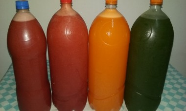 Sucos (morango; morango com manga e cenoura; cenoura