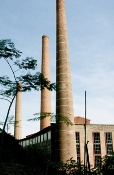 Depois que o parque industrial Matarazzo foi desativado em São Paulo, no fim da década de 1970, o espaço ficou abandonado por vários anos.