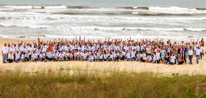 RESULTADOS Programa Novos Caminhos Um total de 426 jovens e adolescentes que estão ou estiveram sob a tutela do Estado em todas as regiões de Santa Catarina já passaram, desde 2013, por cursos de