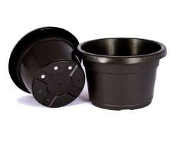 VASO EB VASO BAIXO COM EXCELENTE EQUILÍBRIO, INDICADO PARA PLANTAS QUE EXIGEM SUPERFÍCIE AO INVÉS DE PROFUNDIDADE. OPCIONAL USO DE ALÇA PLÁSTICA. EB-22 preto Ref. 372 Ø 22 x 15 3.000 EB-22 color Ref.