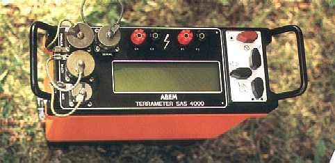 2.1.1.1. Resistivímetro O resistivímetro é um equipamento geofísico que pode ser utilizado em qualquer terreno onde seja permitida a introdução de elétrodos.