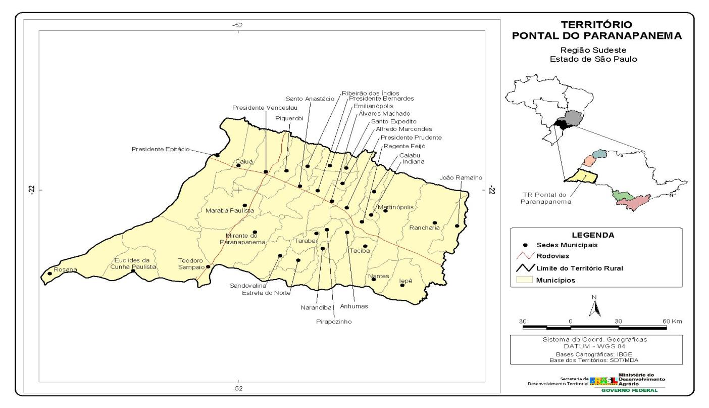 Mapa 1:Localização do TC do Pontal do Fonte: www.territóriosdacidadania.com.br No quadro 2 podemos observar aspectos populacionais e demográficos do TC do Pontal do.