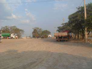 Foto 47: Pátio de estacionamento de caminhões localizado junto à portaria principal do Sítio Belo.
