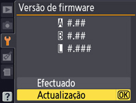 1 Introduza o cartão de memória que contém o firmware no compartimento de cartão de memória da câmara.