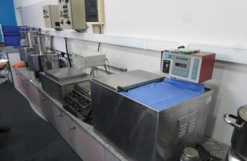 1 1 Máquina de secar amostras ELECTROLUX 100,00 1 Máquina de ensaios para testes