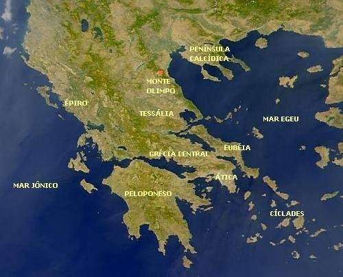 O Mundo Grego Localizado ao Sul da Península Balcânica Terreno bastante
