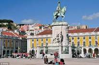 A CIDADE Lisboa é a capital e a maior cidade de Portugal, com uma população de cerca de 2.7 milhões de pessoas.