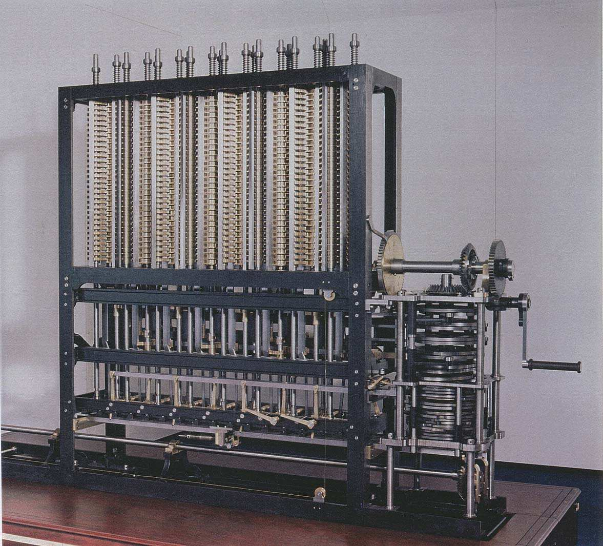 Analytical Engine Progamável com cartões perfurados. É considerado como a base dos computadores modernos. Prof.