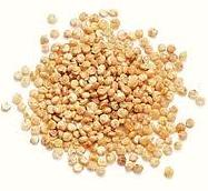 A quantidade de proteína na quinoa pode variar entre 10,4 a 17,0 % da sua porção comestível.