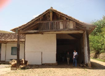 várias alvenarias históricas (copa de refeição e alcovas).