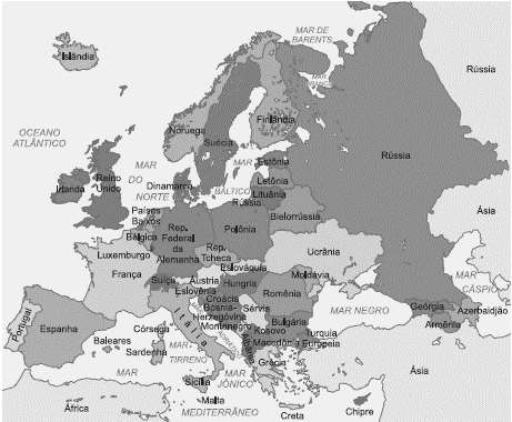 4ª QUESTÃO: A partir do mapa, é possível estabelecer a seguinte análise (Almanaque Abril, 2009.) a) Países como Suécia, Noruega e Finlândia pertencem à Europa Ocidental.