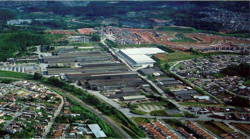 A maior e mais completa fábrica do grupo em todo o mundo Área total: 296.