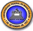 Aqui as salas de aula são pequeníssimas e sem ventilação. Por causa disso, os alunos ficam espremidos e se todos os 58 matriculados estiverem na sala, a porta sequer fecha.