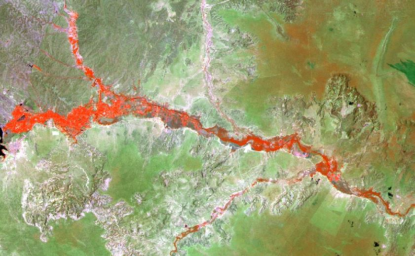 dos municípios de Chorrochó e Macururé, uma vez que são nestes municípios que as condições ambientais estão mais vulneráveis, e consequentemente mais susceptíveis para a instalação da desertificação.