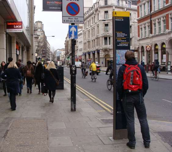 Medida de GDV: Londres Legível Standard.uk Resultados: Redução de 16% nos tempos de deslocamento a pé Em média 40 usuários por totem por hora De 2.