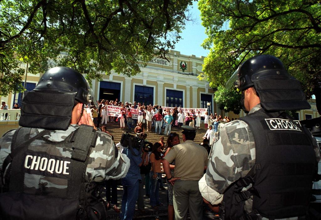 Márcia Mendes/JC Imagem Na perspectiva de Marx, em uma greve questionam-se não só as condições de exploração em que vivem os trabalhadores, mas