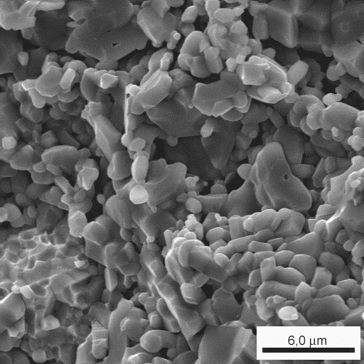 partir da mistura de 60 % de pó nanoparticulado e 40 % de pó microparticulado, (a)