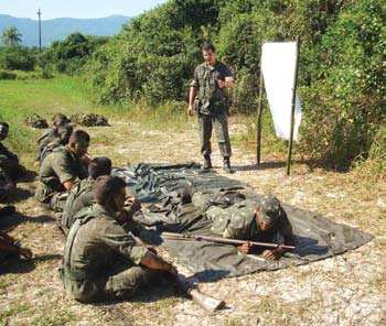 Durante esse período, os alunos puderam constatar a importância estratégica da Amazônia para o país e do Exército na região, e complementaram sua formação profissional com a realização de projetos e