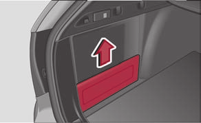 Bancos e espaços de arrumação 105 Neste compartimento, poderá também colocar a caixa de primeiros socorros e o triângulo de sinalização. Compartimento lateral sem fecho (Combi) Fig.