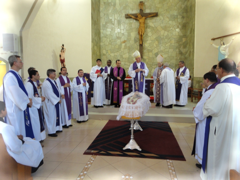 No ano de 1992, a convite de Dom Rubens, então bispo da Diocese de Paranavaí, Pe. Olavo, foi trabalhar em Itaúna do Sul, onde exerceu seu ministério sacerdotal como pároco até o ano de 2002.