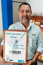Com 38 anos de relacionamento comercial com a HF Produtos Agro Veterinários, o colaborador Daniel Arruda iniciou vendendo os produtos Biosoja para o patriarca da família, Higino Frederico, em 1978.